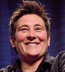 How tall is KD Lang?
